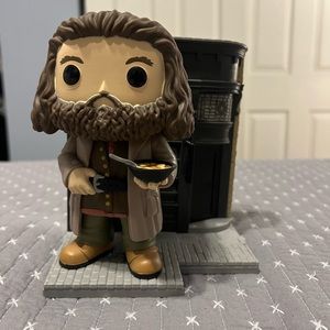 Hagrid w/ Leaky Cauldron - Deluxe Funko #141, Target Exclusive, no box